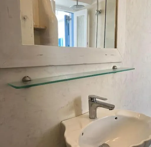 Naxian Castle Gem شقة