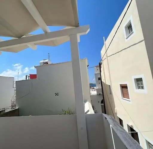 Naxian Castle Gem شقة