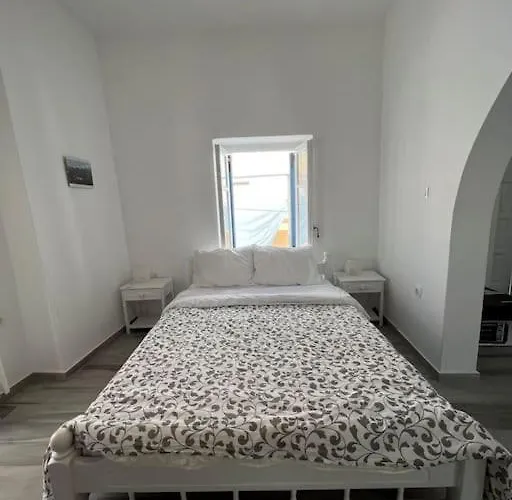 Naxian Castle Gem شقة